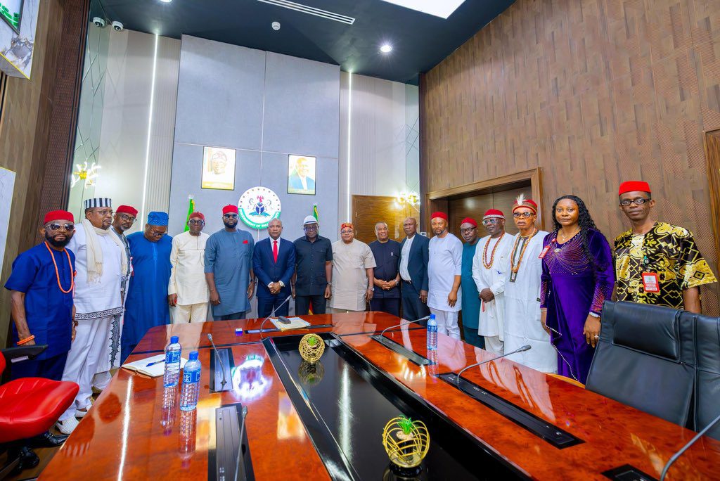 Mbah Receives Delegation of Anambra People Living in Enugu Mbah