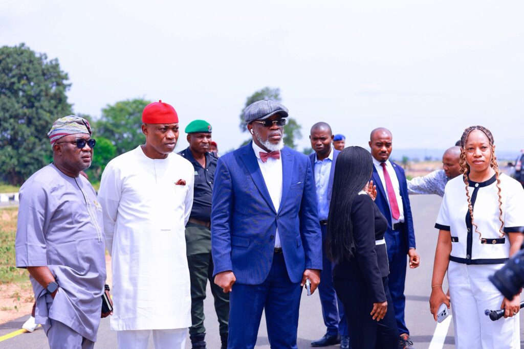 Presidential Media Team in Enugu